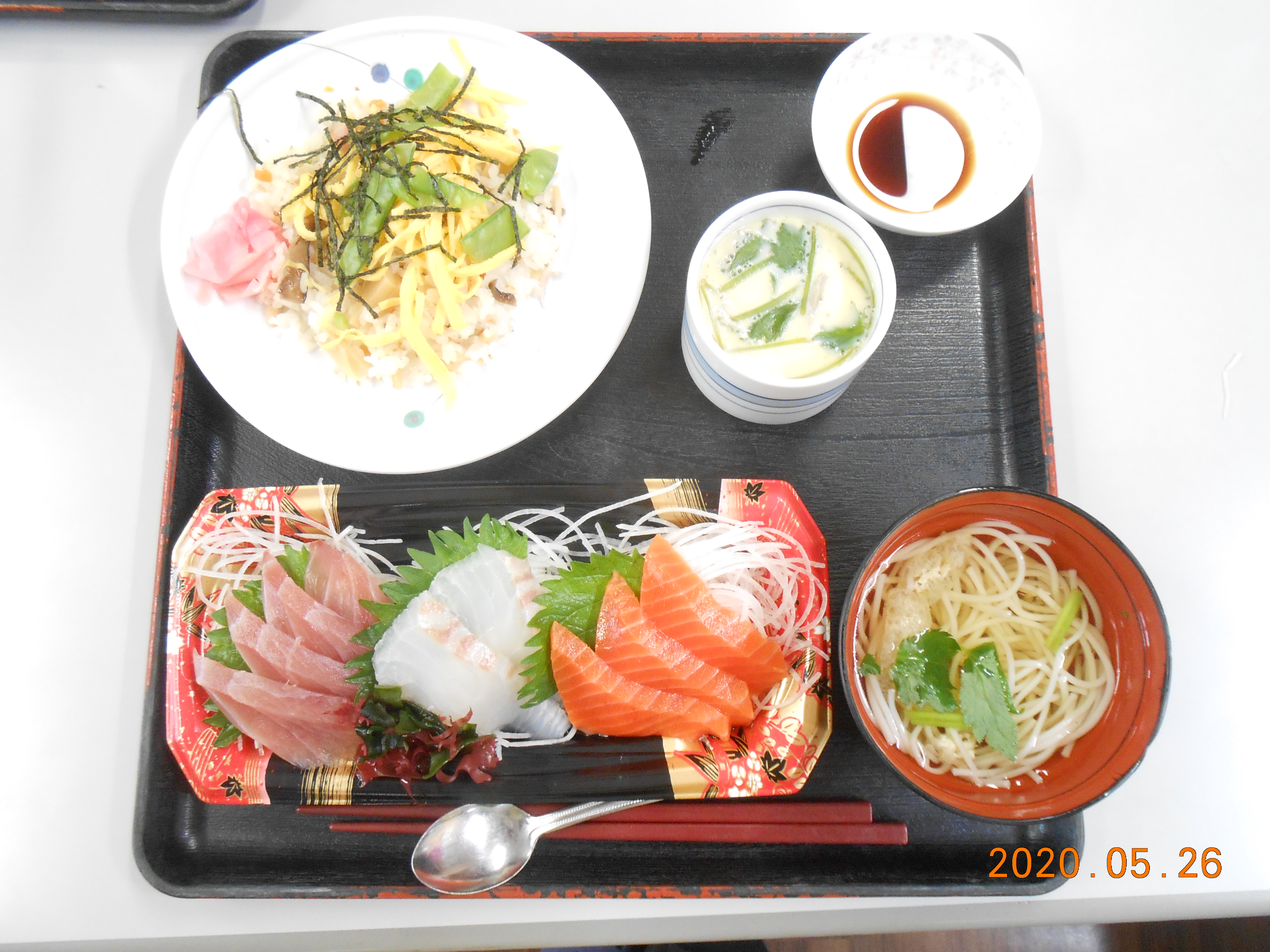 ⭐サプライズ昼食会　vol.1 ちらし寿司＆お造り盛り合わせ⭐～❥喜連西デイサービス❥～