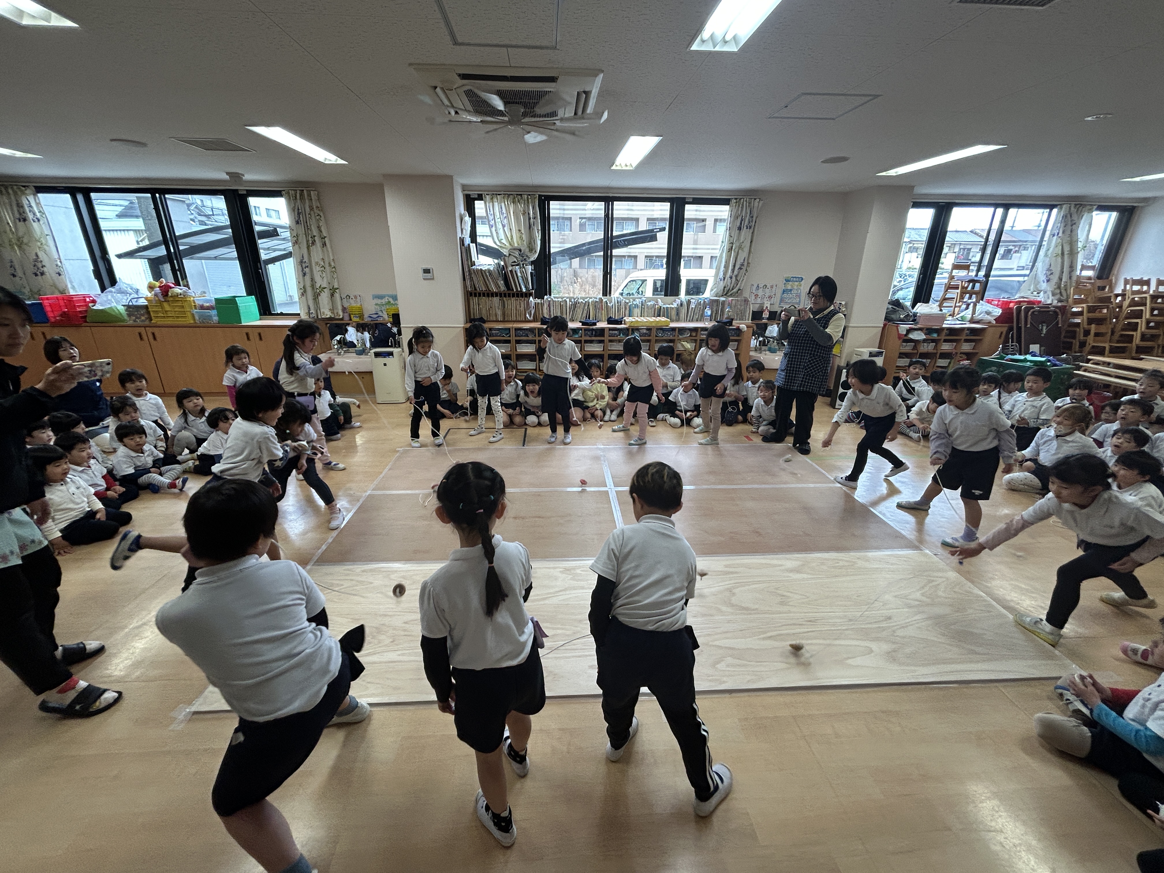 コマ回し大会(松原カリーノ保育園)