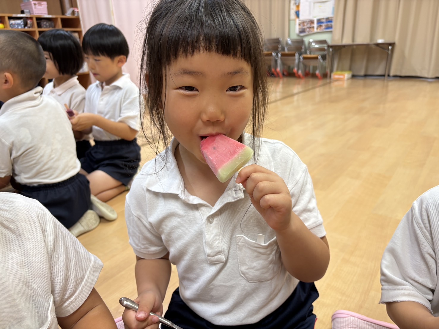 アイスプレゼント🍨（松原カリーノ保育園）