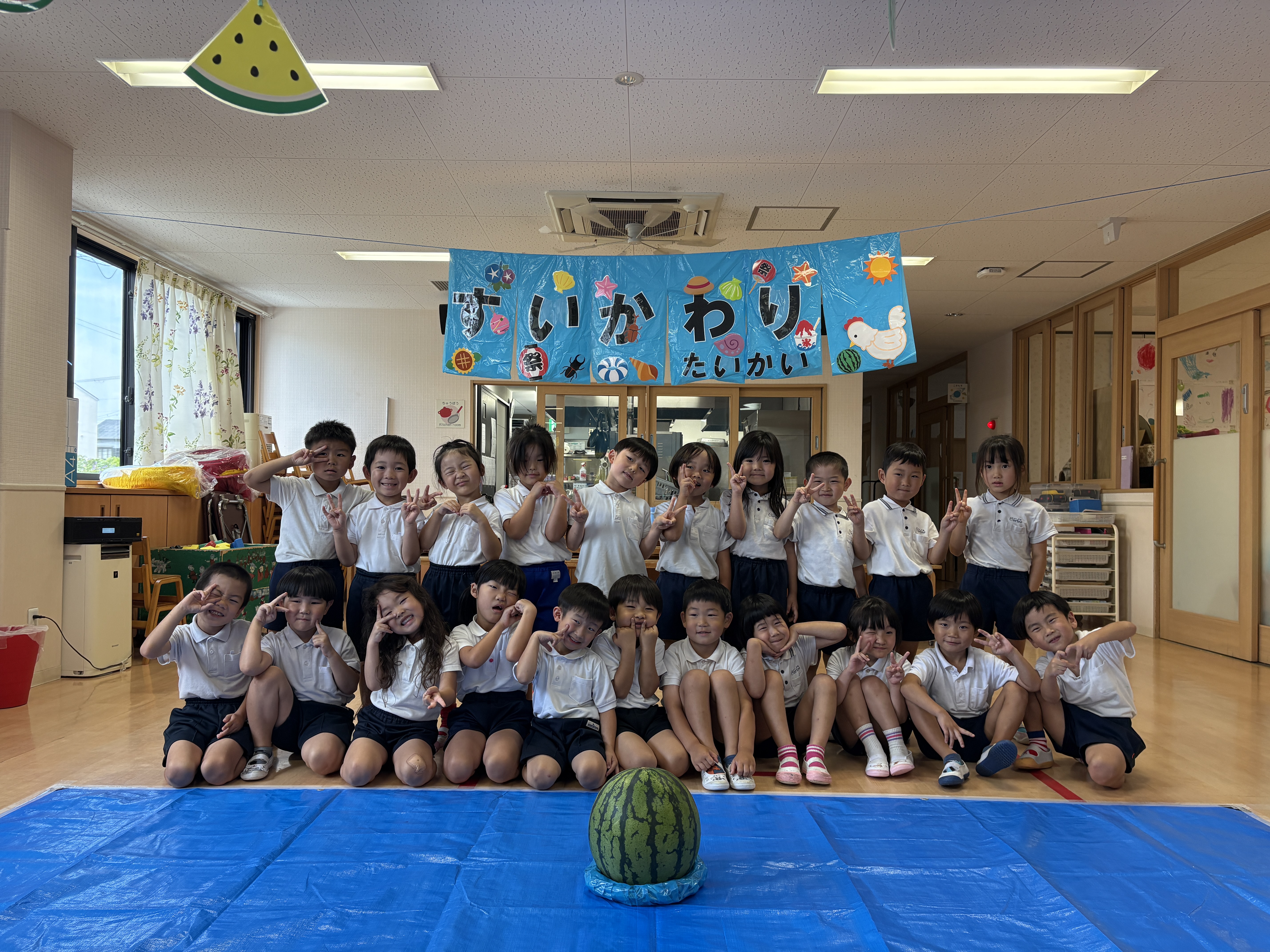 5歳児　すいか割り　(松原カリーノ保育園)