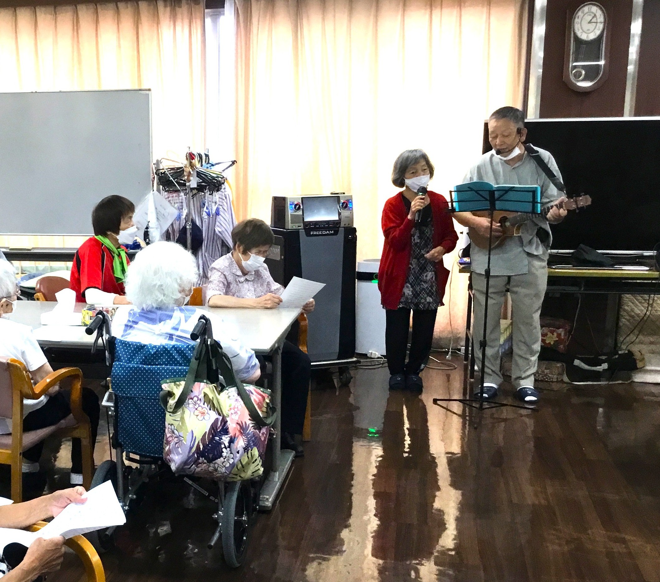 ウクレレ漫談😃。゜◦🎤喜連西デイサービス🎵